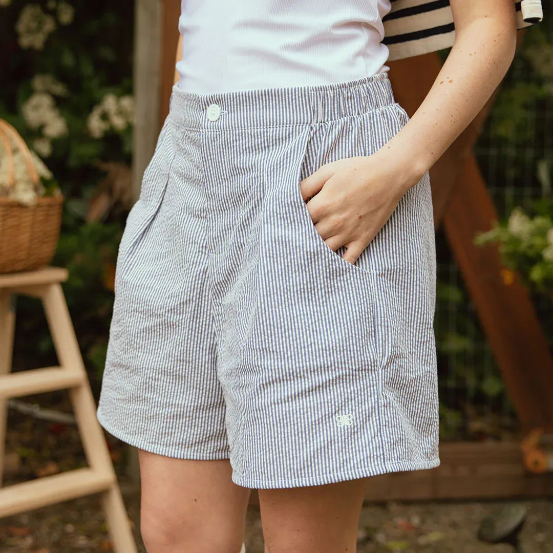 Harvest shorts, navy seersucker