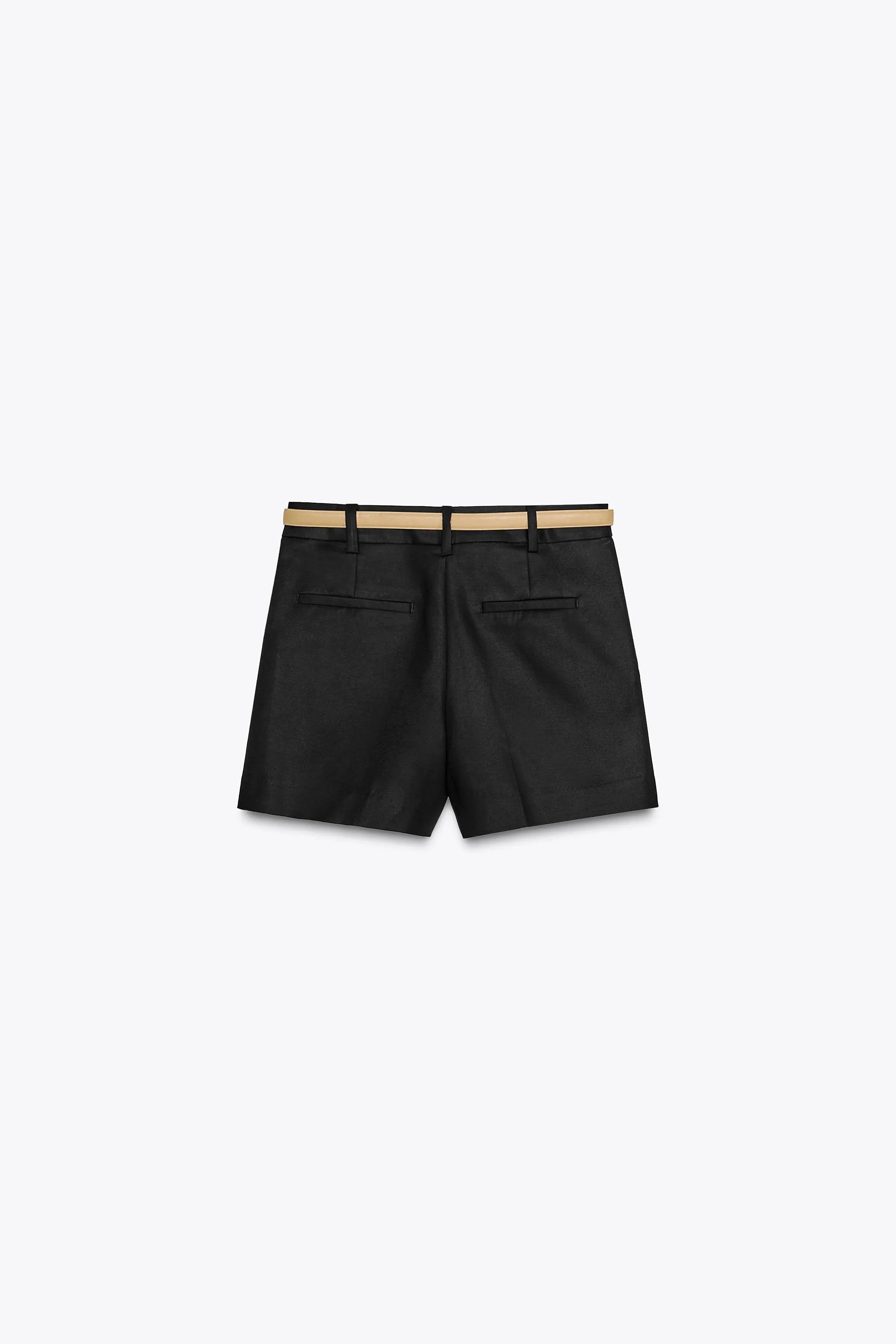 Darted bermuda shorts with belt