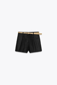 Darted bermuda shorts with belt