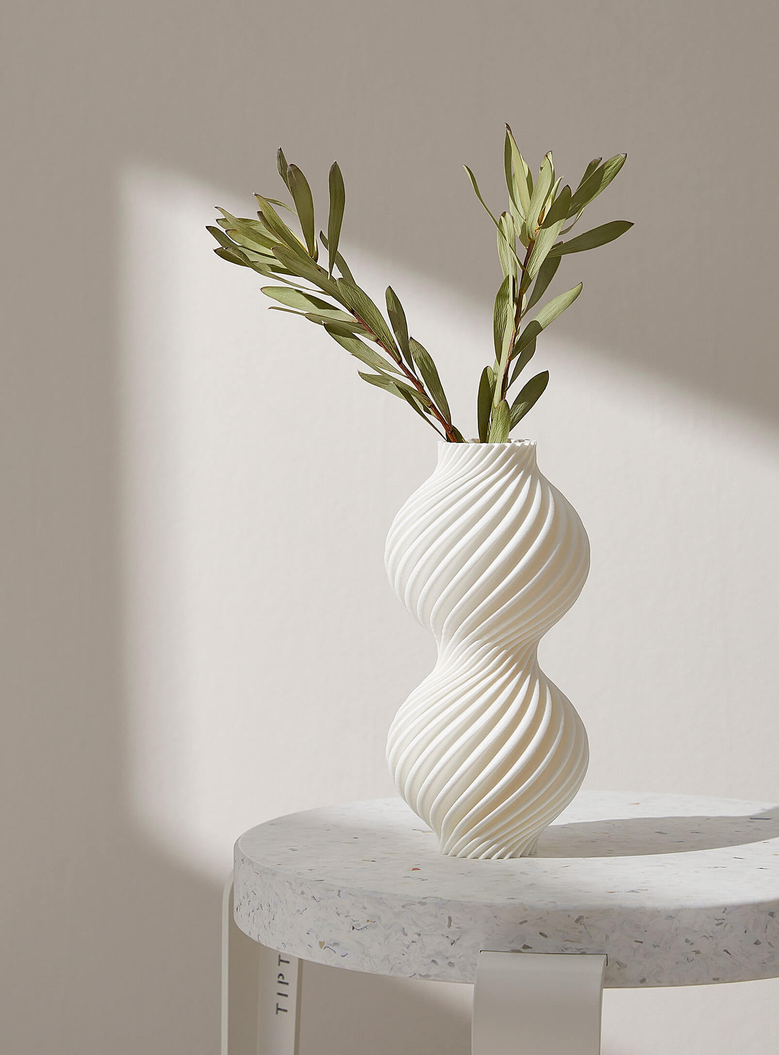 Spiral grooves vase