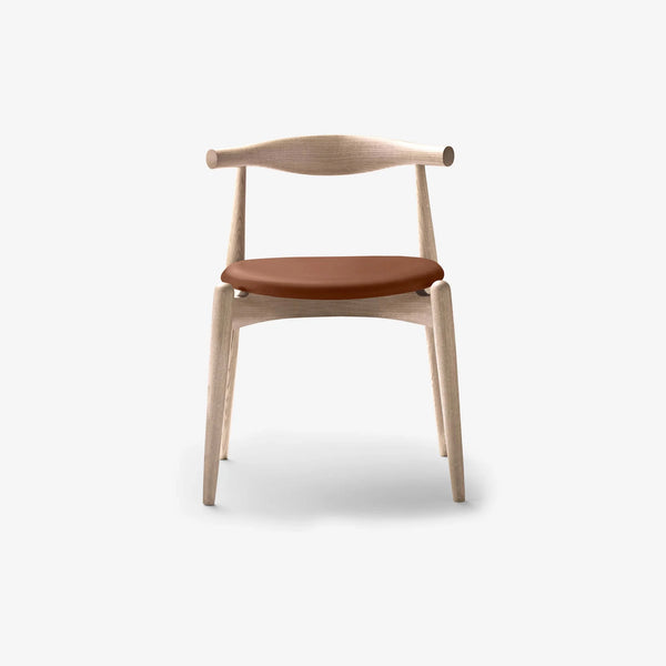 Wooden elbow chair