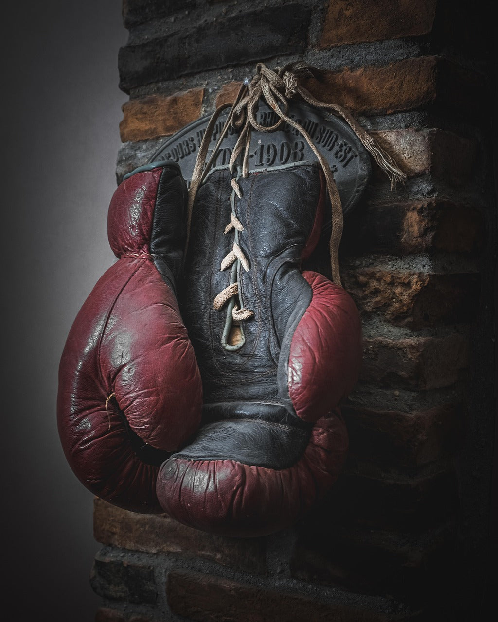 Cashmere-Lined Leather Gloves
