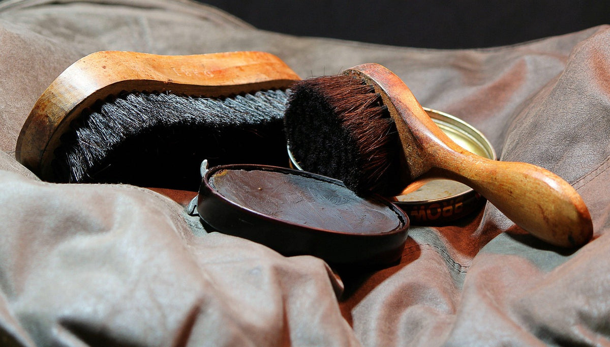 Suede Brush & Eraser Set