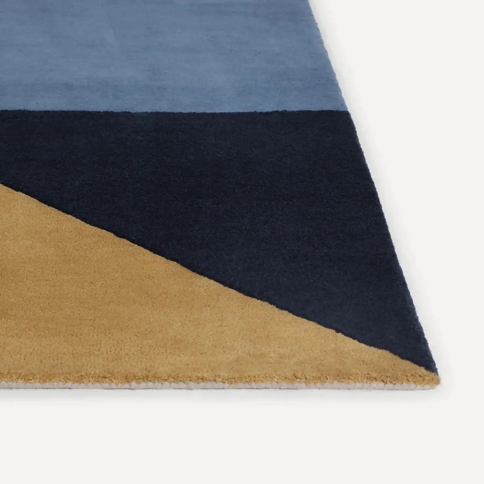 Feature presentation rug